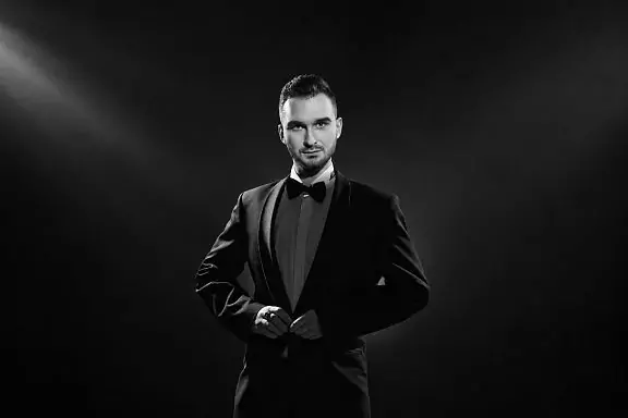 Вокалист Виталий Кошко