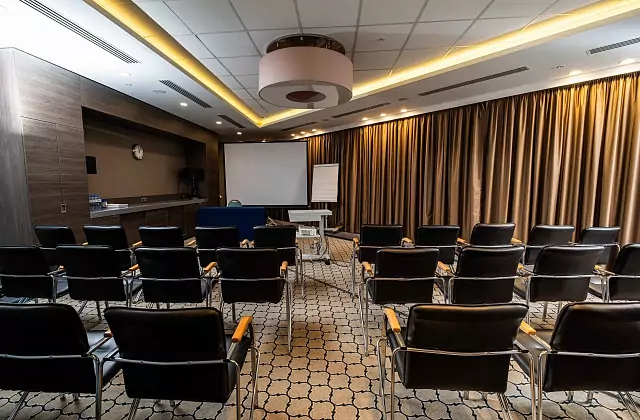 DoubleTree by Hilton — Titanium Hall