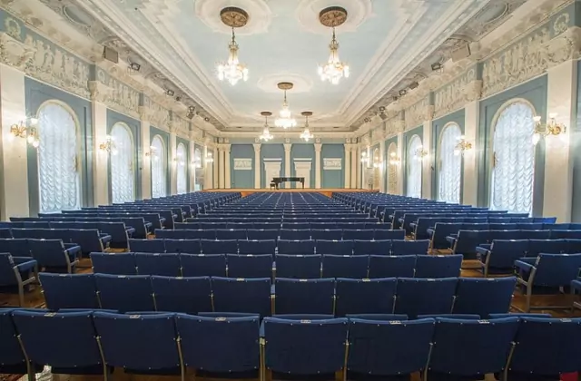 Saal im Zentrum von Moskau mit 480 Plätzen
