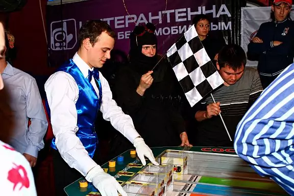 Cockroach races