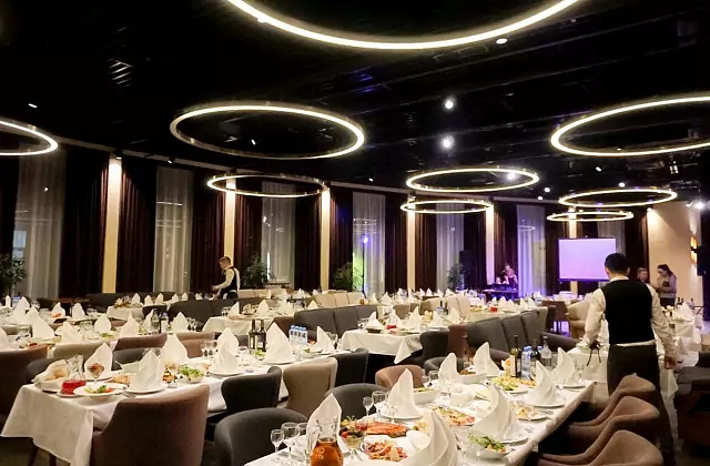 Hôtel «Oktiabrskaya» — Restaurant «Assemblée»