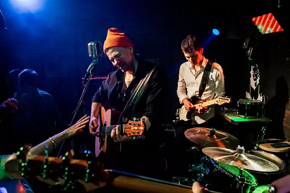カバーバンド「May Weather Band」
