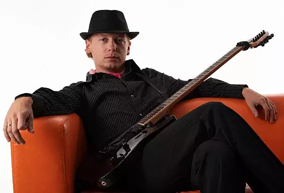 Guitarist Ilya Gordienko