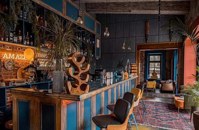 LOFT HALL #5 — Contrabanda