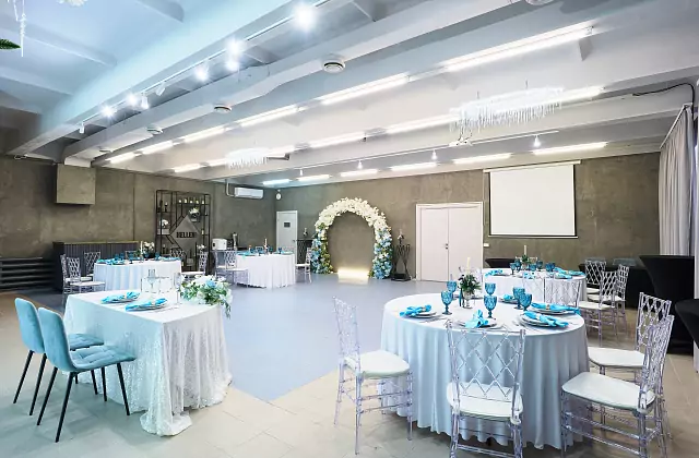 Hellen hall — Saal „Loft“
