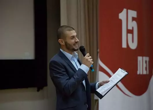 Host Dmitry Tolkach