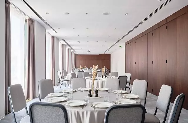 Pana White Moscow Oteli — PANA Salonu