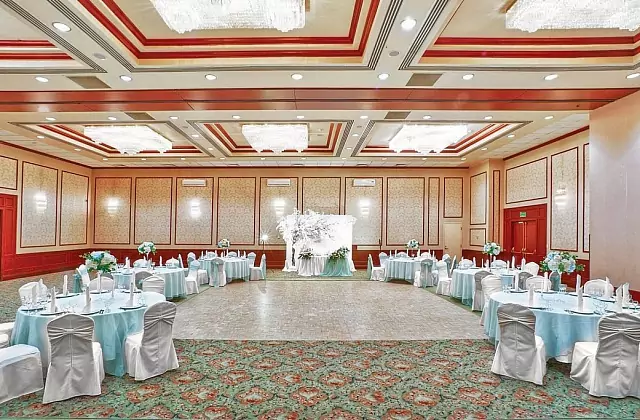 AZIMUT Hôtel Aerostar — Salle « Petrovsky A+B »