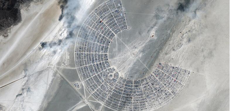 „Schmetterling“ im Ei, fliegende Steine und ein grüner Elefant – wofür war das verrückteste Festival der Welt, Burning Man – 2019, noch bekannt? 2