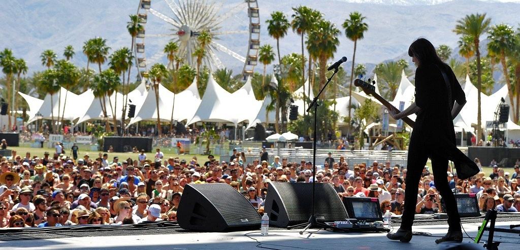 Espacio abierto de un evento masivo: concierto al aire libre
