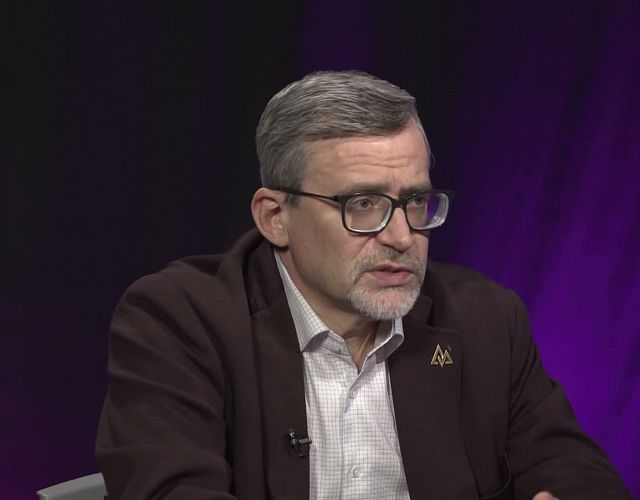 Ponente en estrategia Valeri Fiódorov
