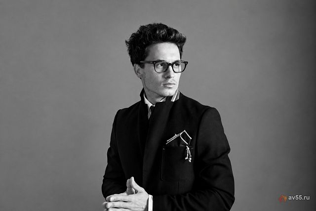 Host Nikolai Tsonku