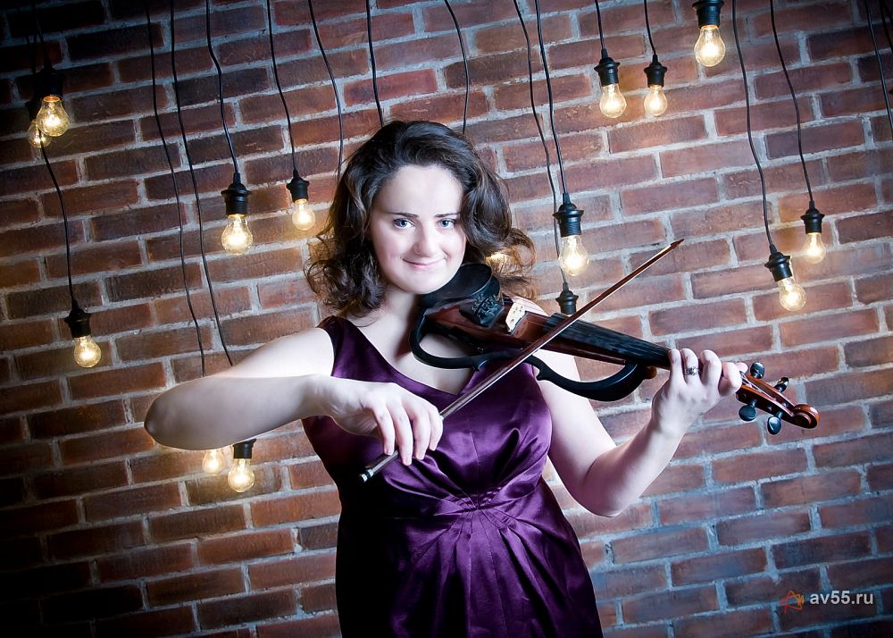 Violinist Anna Bell — photo 1