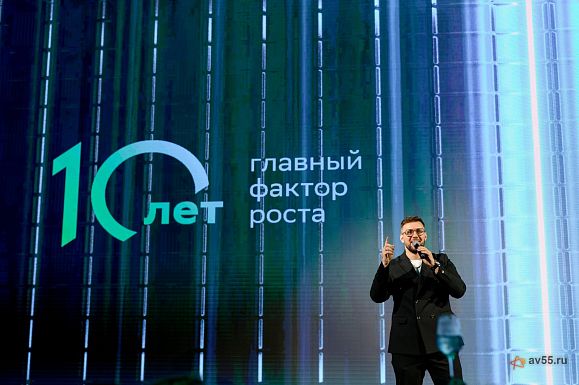 Ведущий Даниил Масленников