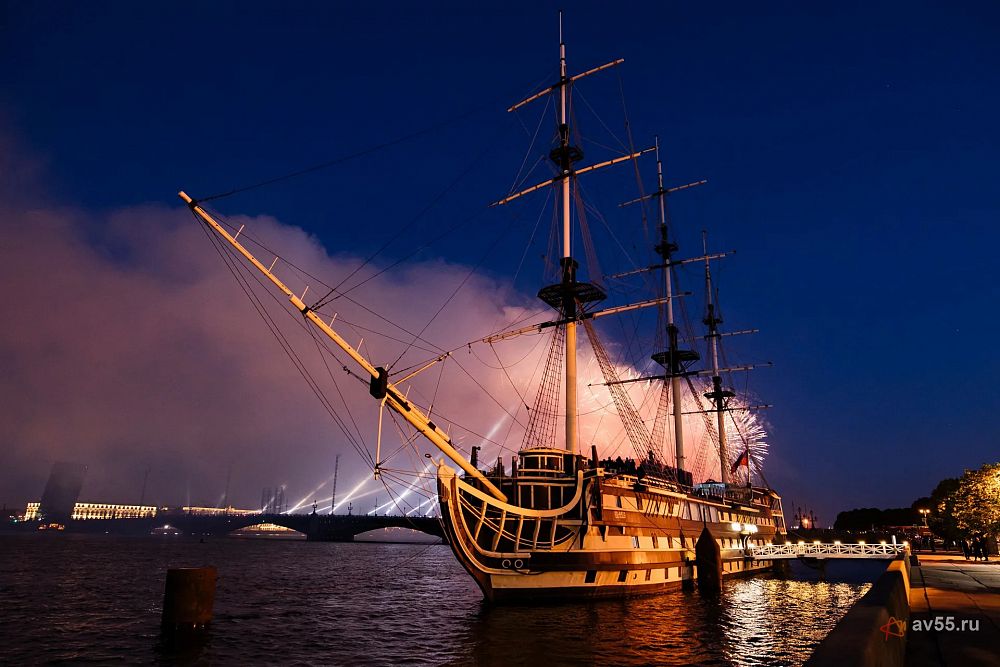 Frigate "Blagodat" — restaurant on the water — photo 1