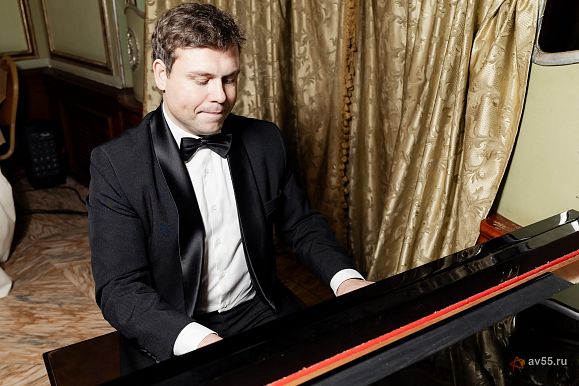 Piyanist Aleksandr Yerşov